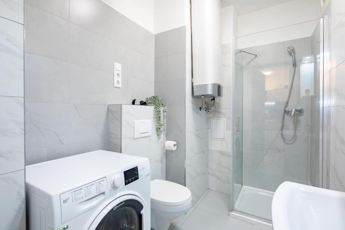 Central Room For Solo Traveller Budapest Ngoại thất bức ảnh