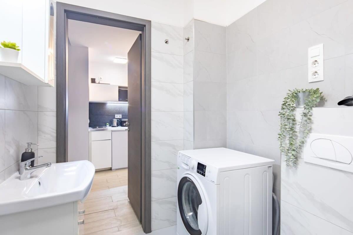 Central Room For Solo Traveller Budapest Ngoại thất bức ảnh